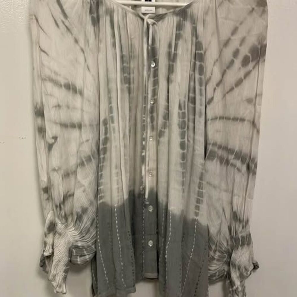 Karen Kane Tie-Dye Blouse